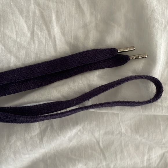 TNA hoodie - Picture 3 of 3